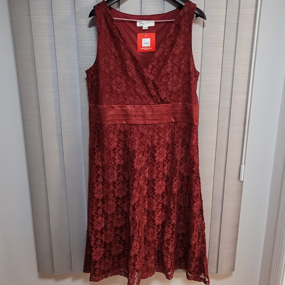 NWT/ ISAAC MIZRAHI LACE DRESS